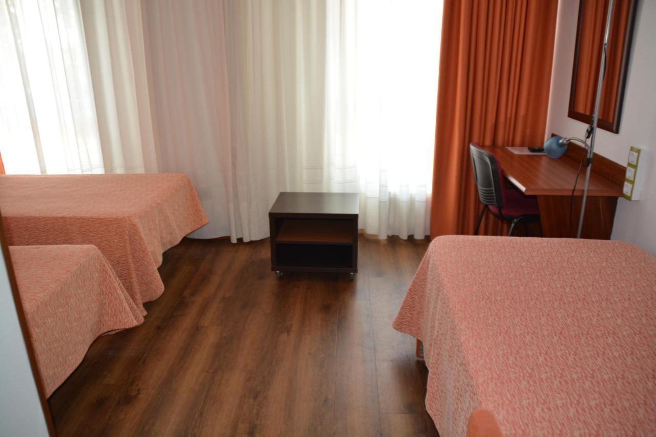 Loop Inn Hotel سانتياغو دي كومبوستيلا المظهر الخارجي الصورة