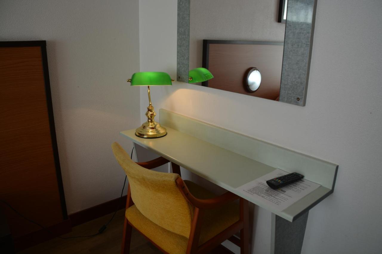 Loop Inn Hotel سانتياغو دي كومبوستيلا المظهر الخارجي الصورة