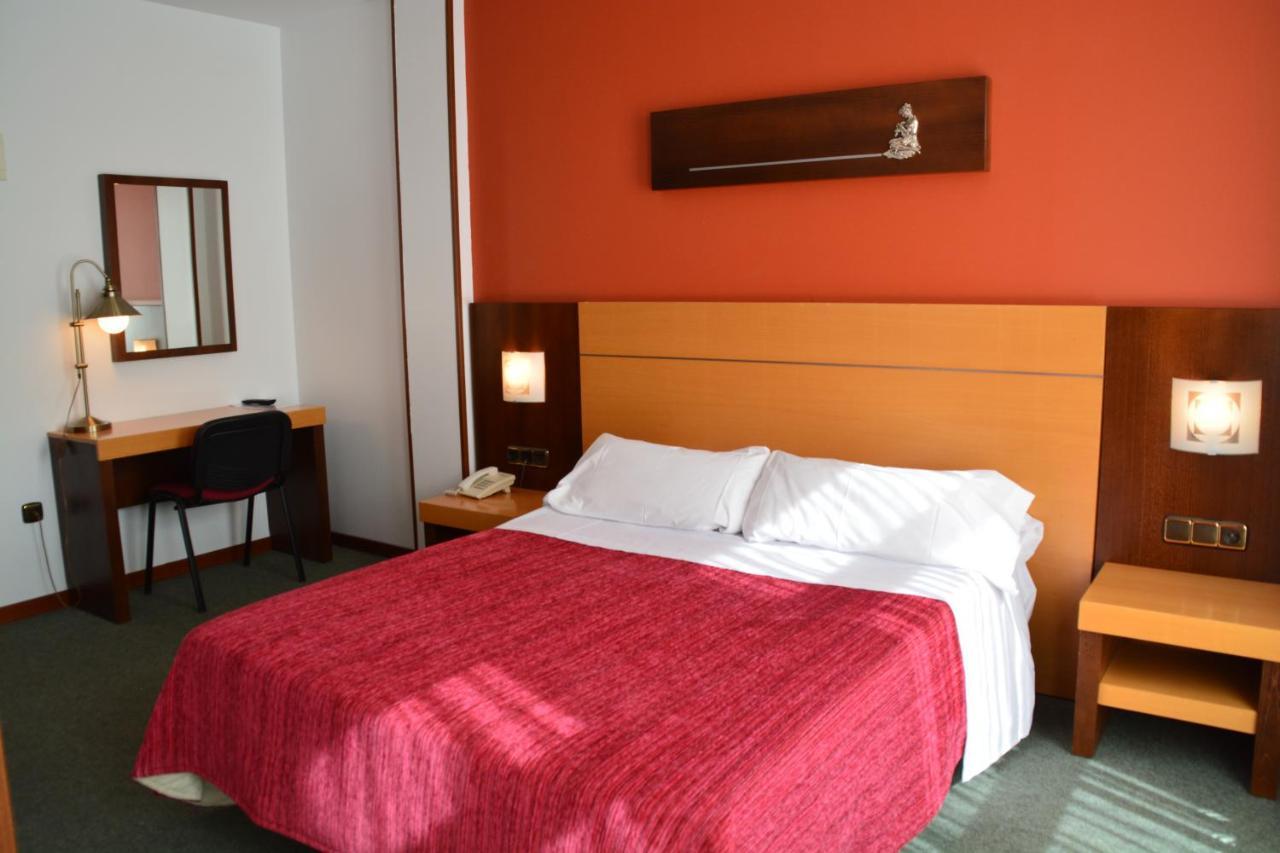 Loop Inn Hotel سانتياغو دي كومبوستيلا المظهر الخارجي الصورة