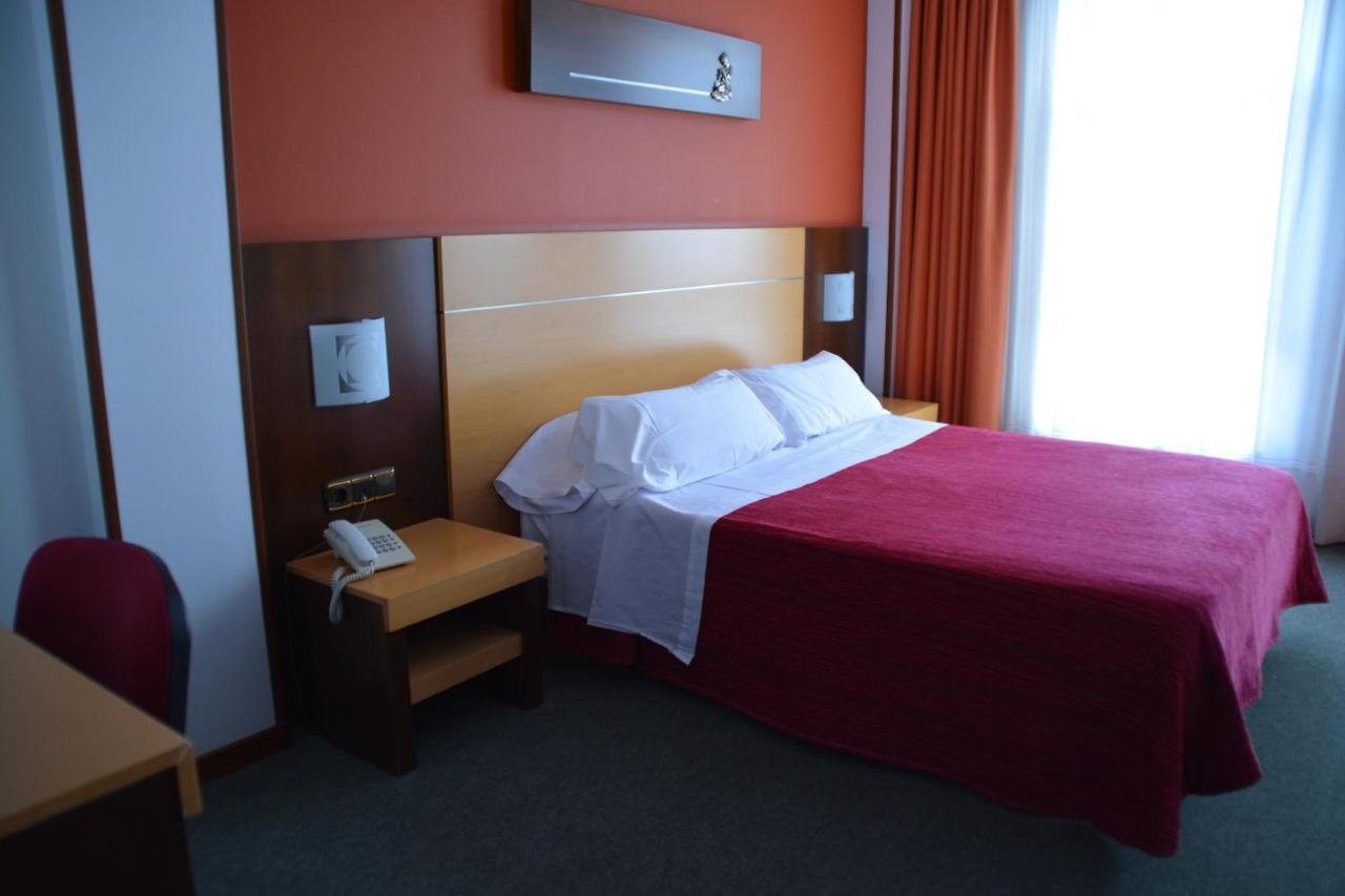 Loop Inn Hotel سانتياغو دي كومبوستيلا المظهر الخارجي الصورة