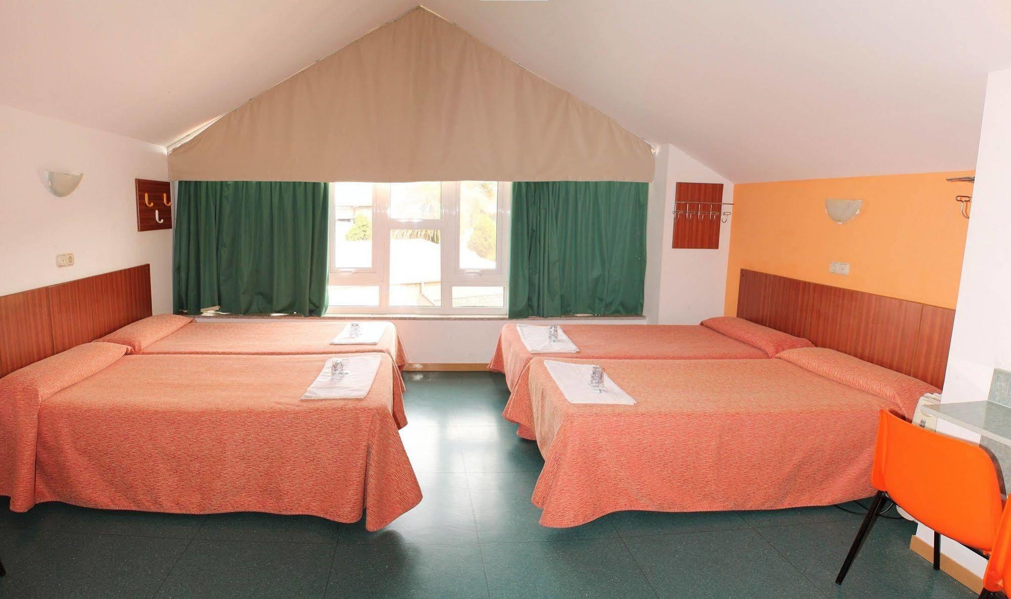 Loop Inn Hotel سانتياغو دي كومبوستيلا المظهر الخارجي الصورة