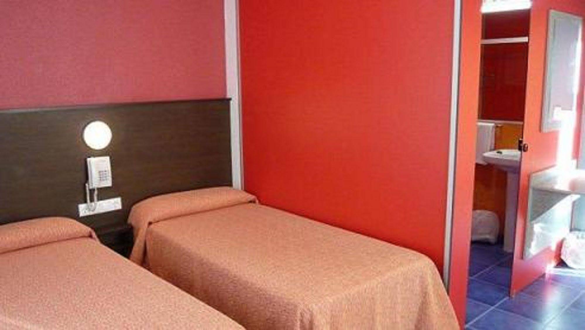Loop Inn Hotel سانتياغو دي كومبوستيلا المظهر الخارجي الصورة
