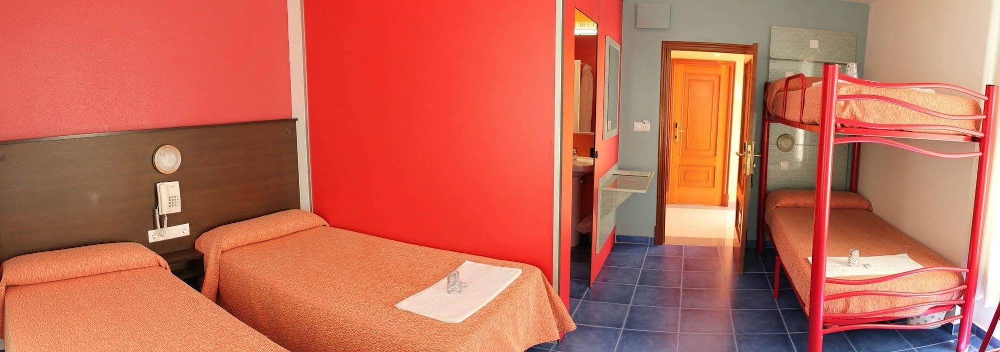 Loop Inn Hotel سانتياغو دي كومبوستيلا المظهر الخارجي الصورة